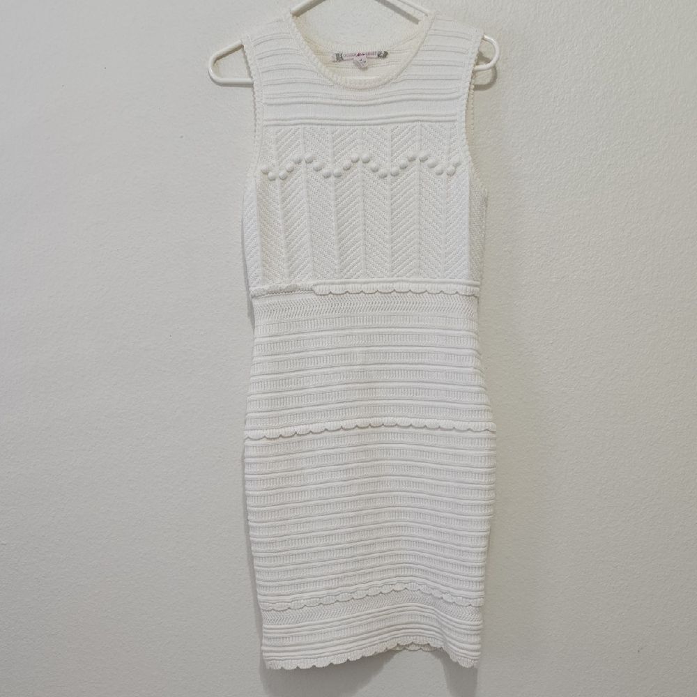 Chelsea & Violet White Sleeveless Knitted Dress M